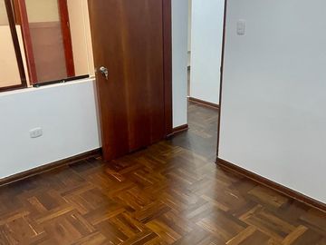 Venta de Dpto frente a parque Nuestra Señora de la Reconciliación en Surco