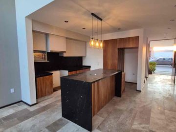 Casa en venta en privada con vigilancia – San Ángel V, SLP