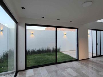Casa en venta en privada con vigilancia – San Ángel V, SLP
