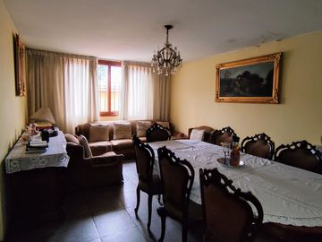 Se Vende Casa en Surco – Frente a Parque, en Condominio Seguro y Residencial