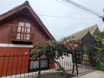 VENTA DE CASA DE TRES DORMITORIOS EN LA SERENA