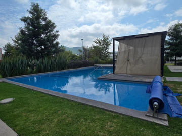 VENDO CASA EN FRACC. VISTA SUR, TLAJOMULCO CERCA AEROPUERTO