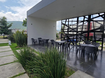 VENDO CASA EN FRACC. VISTA SUR, TLAJOMULCO CERCA AEROPUERTO