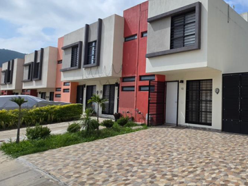 VENDO CASA EN FRACC. VISTA SUR, TLAJOMULCO CERCA AEROPUERTO