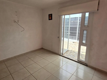 VENDO CASA EN FRACC. VISTA SUR, TLAJOMULCO CERCA AEROPUERTO
