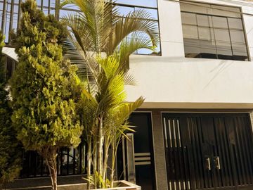 VENTA de Casa moderna, segura y muy rentable 360m2 de area total
