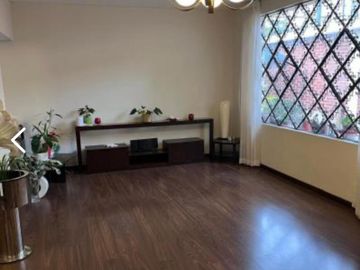 VENTA DE HERMOSA CASA DE DOS PISOS EN MAGDALENA DEL MAR
