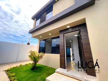 Casa nueva por estrenar con amplio patio en venta sector Los Gavilanes, Manta, Ecuador