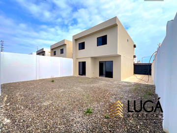 Casa nueva por estrenar con amplio patio en venta sector Los Gavilanes, Manta, Ecuador