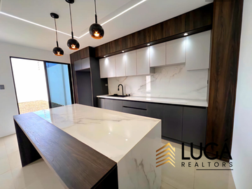Casa nueva por estrenar con amplio patio en venta sector Los Gavilanes, Manta, Ecuador