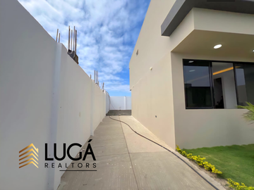 Casa nueva por estrenar con amplio patio en venta sector Los Gavilanes, Manta, Ecuador