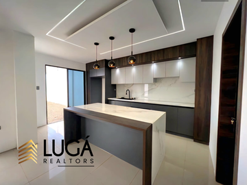 Casa nueva por estrenar con amplio patio en venta sector Los Gavilanes, Manta, Ecuador