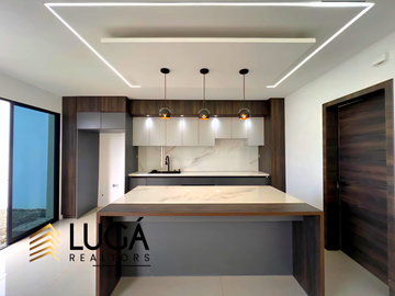 Casa nueva por estrenar con amplio patio en venta sector Los Gavilanes, Manta, Ecuador