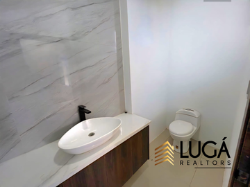 Casa nueva por estrenar con amplio patio en venta sector Los Gavilanes, Manta, Ecuador