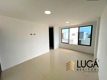 Casa nueva por estrenar con amplio patio en venta sector Los Gavilanes, Manta, Ecuador
