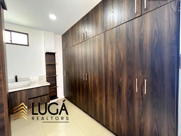 Casa nueva por estrenar con amplio patio en venta sector Los Gavilanes, Manta, Ecuador