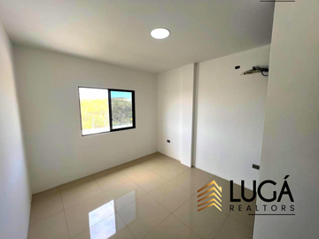 Casa nueva por estrenar con amplio patio en venta sector Los Gavilanes, Manta, Ecuador