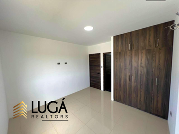 Casa nueva por estrenar con amplio patio en venta sector Los Gavilanes, Manta, Ecuador