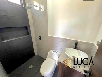 Casa nueva por estrenar con amplio patio en venta sector Los Gavilanes, Manta, Ecuador
