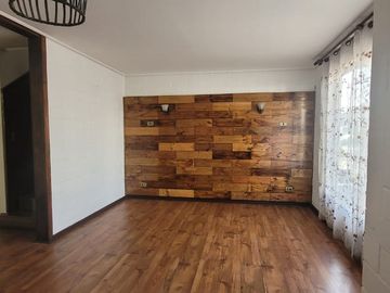 Venta De Casa En Independencia Condominio Los Otoñales. Puente Alto