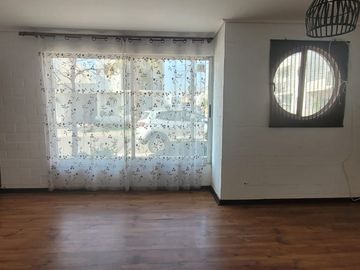 Venta De Casa En Independencia Condominio Los Otoñales. Puente Alto