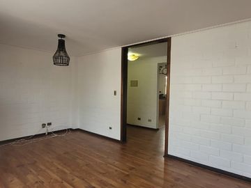 Venta De Casa En Independencia Condominio Los Otoñales. Puente Alto
