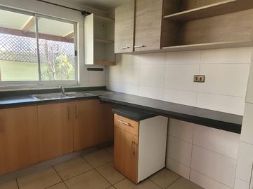 Venta De Casa En Independencia Condominio Los Otoñales. Puente Alto