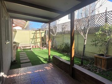 Venta De Casa En Independencia Condominio Los Otoñales. Puente Alto