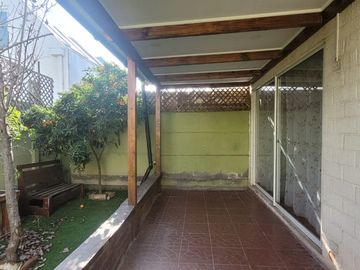Venta De Casa En Independencia Condominio Los Otoñales. Puente Alto
