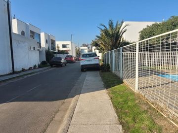 Venta De Casa En Independencia Condominio Los Otoñales. Puente Alto