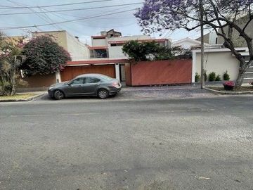 SE VENDE CASA EN LIMA, DISTRITO DE MIRAFLORES, LIMA, PERU