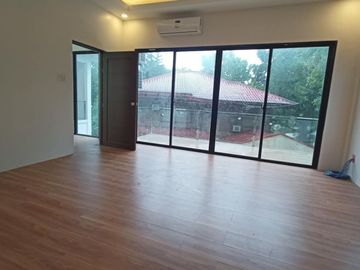 House with POOL in Buenavista Hills 1 Tagaytay for SALE for 25M! for RENT 70k per month