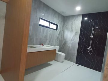 House with POOL in Buenavista Hills 1 Tagaytay for SALE for 25M! for RENT 70k per month