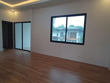 House with POOL in Buenavista Hills 1 Tagaytay for SALE for 25M! for RENT 70k per month