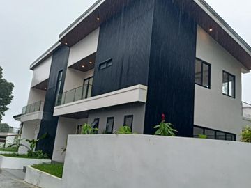 House with POOL in Buenavista Hills 1 Tagaytay for SALE for 25M! for RENT 70k per month