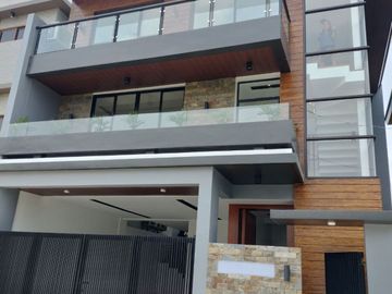 3-Storey House and Lot For Sale w/ 5 Bedroom and 3 Carport in Greenwoods Village Cainta-JV2