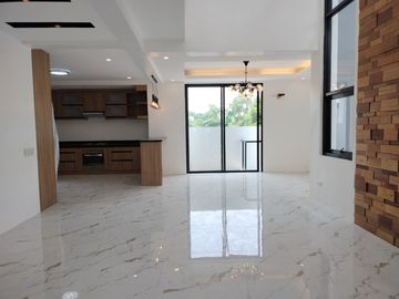 3-Storey House and Lot For Sale w/ 5 Bedroom and 3 Carport in Greenwoods Village Cainta-JV2