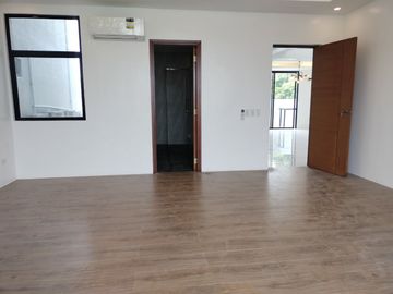3-Storey House and Lot For Sale w/ 5 Bedroom and 3 Carport in Greenwoods Village Cainta-JV2