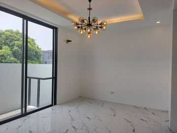 3-Storey House and Lot For Sale w/ 5 Bedroom and 3 Carport in Greenwoods Village Cainta-JV2