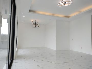 3-Storey House and Lot For Sale w/ 5 Bedroom and 3 Carport in Greenwoods Village Cainta-JV2