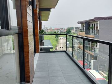 3-Storey House and Lot For Sale w/ 5 Bedroom and 3 Carport in Greenwoods Village Cainta-JV2