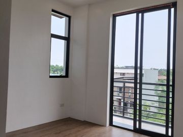 3-Storey House and Lot For Sale w/ 5 Bedroom and 3 Carport in Greenwoods Village Cainta-JV2
