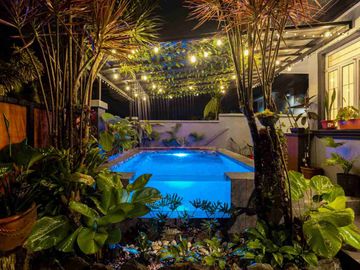 4BEDROOM COZY & STYLISH HOUSE WITH DIPPING POOL IN TAGAYTAY FOR SALE