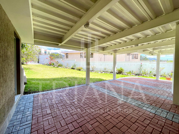CASA EN VENTA EN CUMBAYÁ