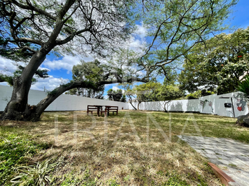 CASA EN VENTA EN CUMBAYÁ