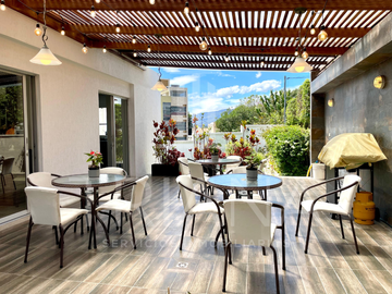 CASA EN VENTA EN CUMBAYÁ