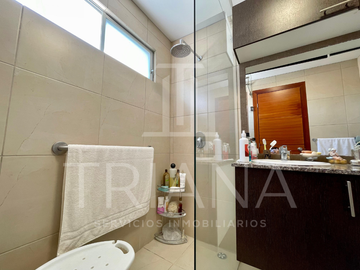 CASA EN VENTA EN CUMBAYÁ