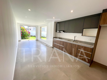 CASA EN VENTA EN CUMBAYÁ