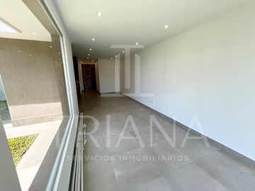 CASA EN VENTA EN CUMBAYÁ