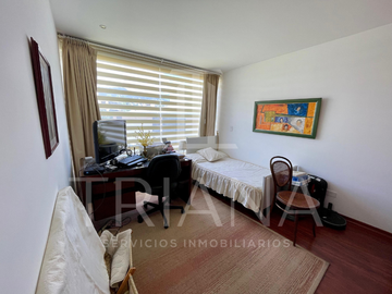 CASA EN VENTA EN CUMBAYÁ